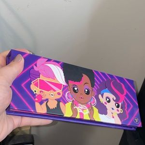 Trixie Cosmetics Back to the Fuschia blush palette